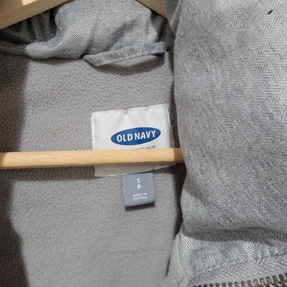 Old navy puffer vest - Picture 3 of 4